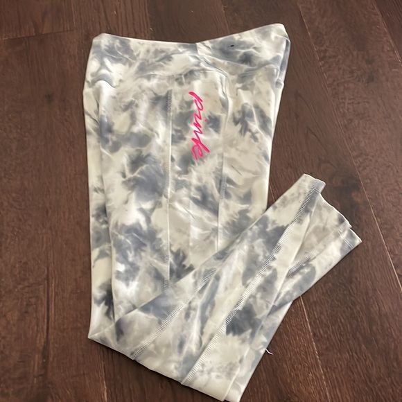 Victoria’s Secret Ultimate Gray and White Tie Dye Leggings - Picture 5 of 5